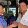 Nhân viên ga trả lại ba lô 2.200 USD cho hành khách bỏ quên