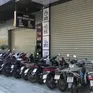 Phố hàng hiệu đóng cửa đồng loạt