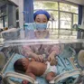 Trung Quốc yêu cầu các bệnh viện cung cấp gây tê ngoài màng cứng để khuyến khích sinh nở