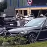Điều tra clip người đàn ông đập phá xe ô tô giữa phố
