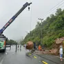 Sơn Trà sạt lở nhiều điểm do mưa bão, nguy cơ mất an toàn giao thông