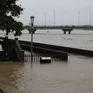 Lần đầu sau nhiều thập kỷ, Huế ngập lụt giữa mùa hè