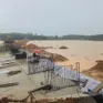 Quảng Bình: Chủ động phá một đoạn đê quai thi công cống lấy nước đập Dạ Lam