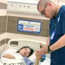Gãy xương bàn tay vì bất cẩn khi làm việc với máy ép gỗ