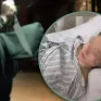 Bị đâm 22 nhát dao ở khu thương mại, người phụ nữ Trung Quốc thoát chết thần kỳ nhờ nâng ngực