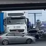Xe container đẩy ô tô gần 100m trên Quốc lộ 51